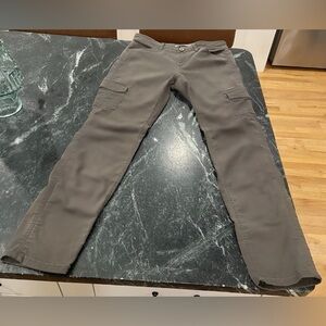 L.L. Bean Women’s Olive Green Cargo Pants Slim Leg